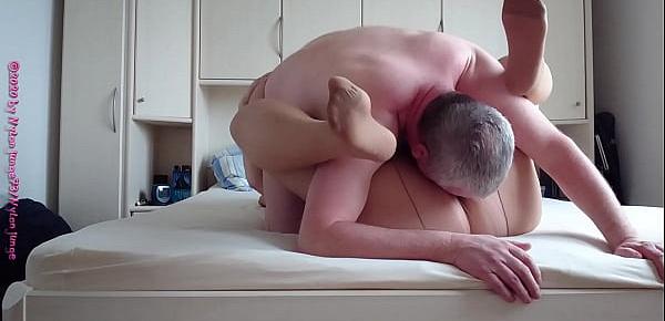 Die Geile Frau in Feinstrumpfhose 1
